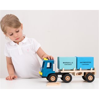 Truck with 2 containers